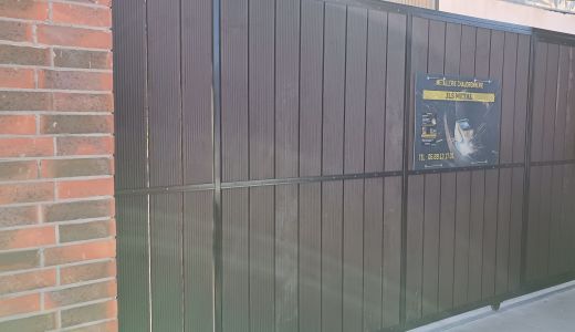 Portail en acier avec lame de composites à Brou (28)