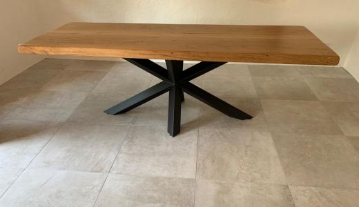 Pied de table en métal à Saintigny (28)