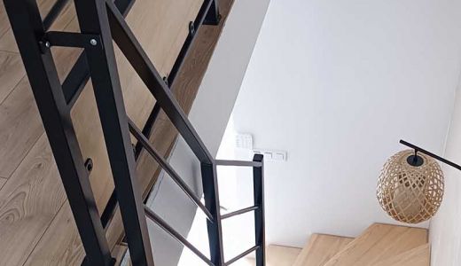 Escalier metal/ bois 2 quarts tournants avec rambarde metal/bois à Malesherbois (45)